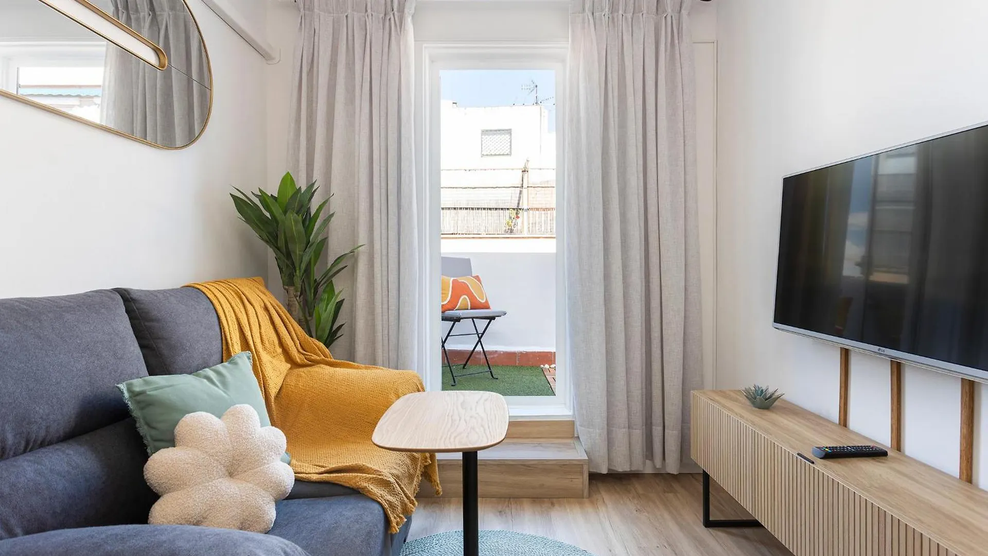 Lovely Attic With Terrace L'Hospitalet de Llobregat 0*,