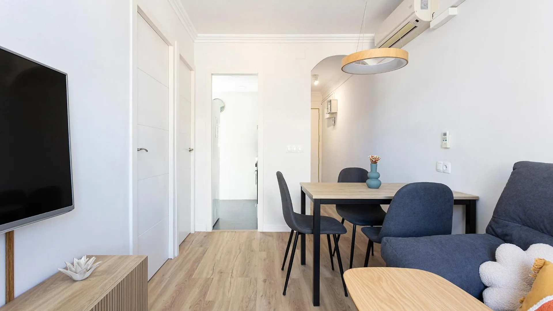 Apartamento Lovely Attic With Terrace L'Hospitalet de Llobregat